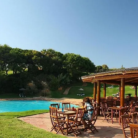 Private With 3 Bedrooms דירה אלבור