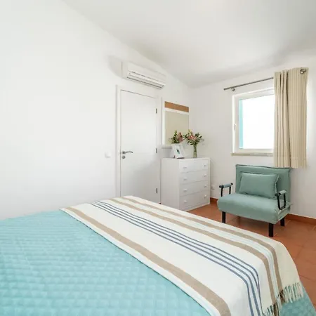 Private With 3 Bedrooms Daire Alvor