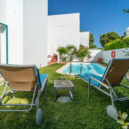 Private With 3 Bedrooms Alvor