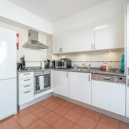 Daire Private With 3 Bedrooms Alvor