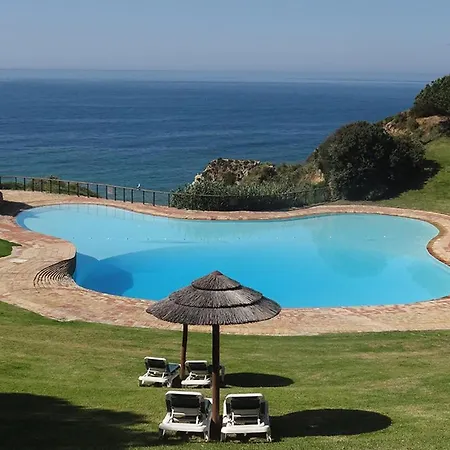 Private With 3 Bedrooms Apartamento Alvor